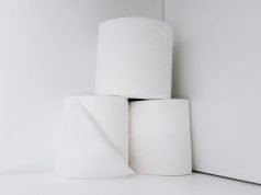 Ovo je pravilan način stavljanja role WC papira na držač