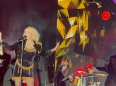 Brena spektakularno otvorila koncert u Tuzli: Helikopter, emocije i hitovi
